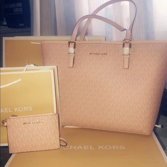 Michael Kors Handbags - Micheal Kors set